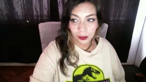 Snapshot of _ari_gato_ chatting on October 6, 2025, 6:16 pm vero online show from October 6, 2025, 6:16 pm