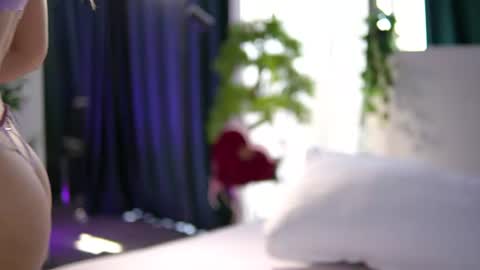 Arielle online show from June 8, 2026, 6:47 am