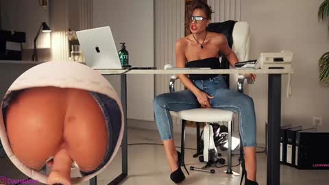 Snapshot of _artporno_ chatting on March 2, 2026, 7:15 am _artporno_ online show from March 2, 2026, 7:15 am