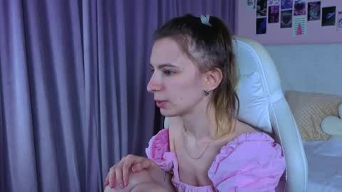 _ash_leyy_ online show from May 7, 2026, 1:33 am