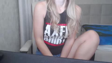 Ashlee Bond online show from October 5, 2025, 2:21 am