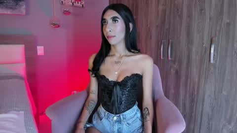 Ashly online show from October 27, 2025, 7:18 pm