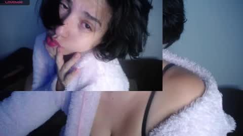Snapshot of _atenea_golden chatting on December 7, 2024, 1:25 am atenea online show from December 7, 2024, 1:25 am