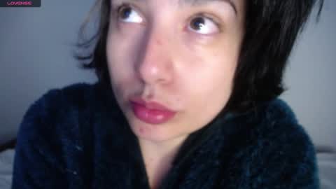 Snapshot of _atenea_golden chatting on December 7, 2024, 6:04 pm atenea online show from December 7, 2024, 6:04 pm