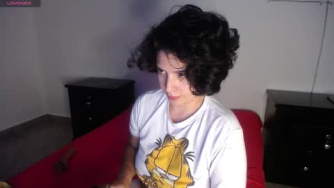 Snapshot of _atenea_golden chatting on December 12, 2024, 7:37 pm atenea online show from December 12, 2024, 7:37 pm