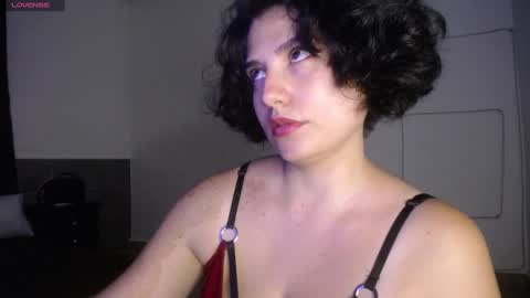 Snapshot of _atenea_golden chatting on January 5, 2025, 1:56 am atenea online show from January 5, 2025, 1:56 am