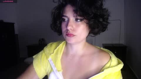 Snapshot of _atenea_golden chatting on January 9, 2025, 11:13 pm atenea online show from January 9, 2025, 11:13 pm