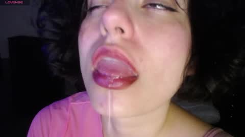 Snapshot of _atenea_golden chatting on January 14, 2025, 12:33 am atenea online show from January 14, 2025, 12:33 am