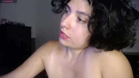 Snapshot of _atenea_golden chatting on January 18, 2025, 2:47 am atenea online show from January 18, 2025, 2:47 am