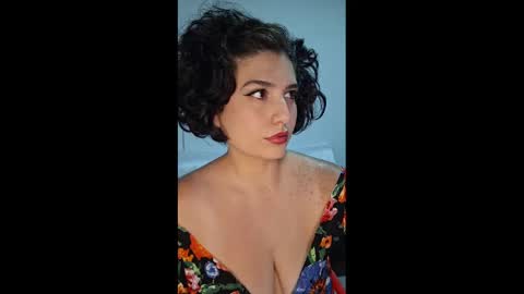 Snapshot of _atenea_golden chatting on February 11, 2025, 12:59 am atenea online show from February 11, 2025, 12:59 am