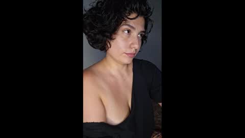Snapshot of _atenea_golden chatting on February 21, 2025, 12:49 am atenea online show from February 21, 2025, 12:49 am