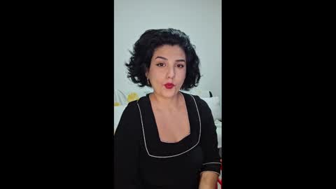 Snapshot of _atenea_golden chatting on March 7, 2025, 12:37 am atenea online show from March 7, 2025, 12:37 am
