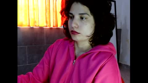 Snapshot of _atenea_golden chatting on October 2, 2025, 2:35 pm atenea online show from October 2, 2025, 2:35 pm