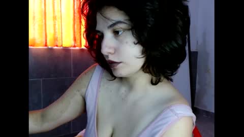 Snapshot of _atenea_golden chatting on October 3, 2025, 1:30 pm atenea online show from October 3, 2025, 1:30 pm