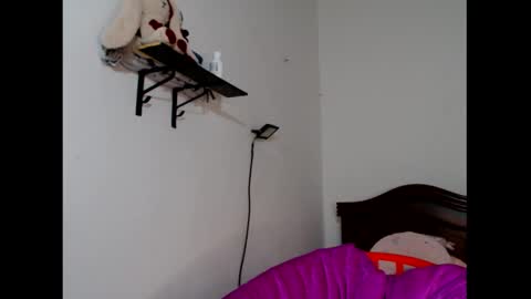 Snapshot of _atenea_golden chatting on October 11, 2025, 6:34 am atenea online show from October 11, 2025, 6:34 am