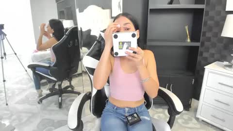 Atenea  online show from September 17, 2025, 1:13 pm