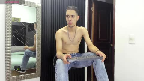 Snapshot of _axel_09 chatting on May 23, 2026, 4:18 am _axel_09 online show from May 23, 2026, 4:18 am