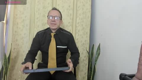 Axel online show from July 10, 2026, 11:46 am