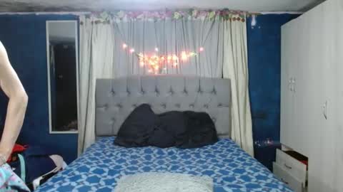 _azalea_65 online show from October 5, 2025, 1:15 am