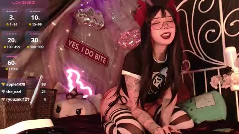 Snapshot of _babby_doll chatting on November 8, 2025, 5:23 pm Crystal online show from November 8, 2025, 5:23 pm