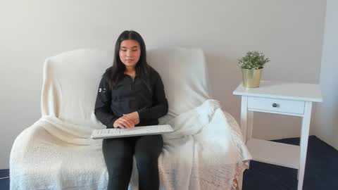 _beautiful_eyes_ online show from September 15, 2025, 10:37 am