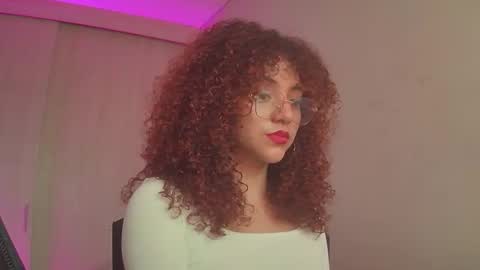 _bella_doll_ online show from May 8, 2026, 4:23 pm
