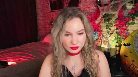 Bella online show from October 29, 2025, 8:32 pm