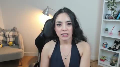 Bella Evans online show from March 8, 2025, 12:20 pm