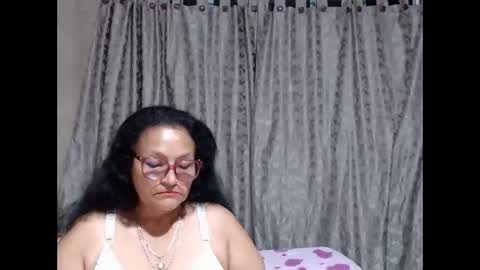 _bellanocturna online show from May 6, 2026, 3:57 am