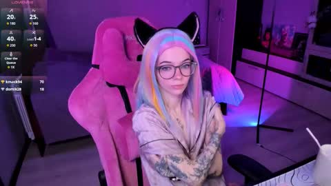 Snapshot of _black_fox__ chatting on October 18, 2025, 11:05 pm Olivia Subscribe to my Fansly - online show from October 18, 2025, 11:05 pm