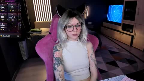 Snapshot of _black_fox__ chatting on February 23, 2026, 10:18 pm Olivia Subscribe to my Fansly - online show from February 23, 2026, 10:18 pm