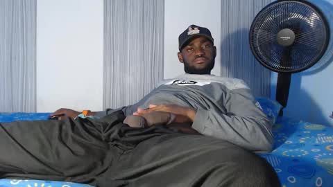 Snapshot of _black_stallion chatting on February 13, 2026, 2:07 am Andrew online show from February 13, 2026, 2:07 am