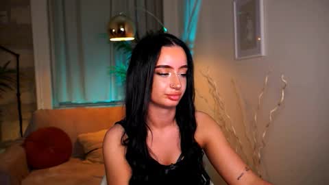 Pearl online show from March 14, 2026, 6:13 pm