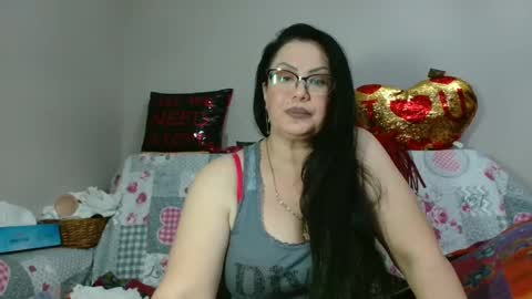 Snapshot of _blue__butterfly_ chatting on December 5, 2024, 1:14 am KHALEESI online show from December 5, 2024, 1:14 am