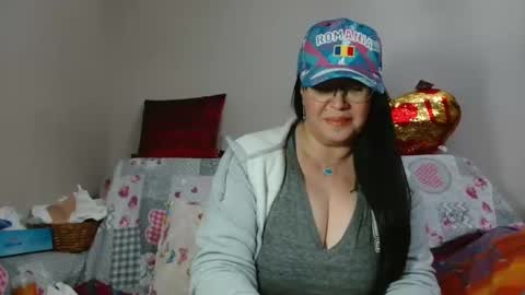 Snapshot of _blue__butterfly_ chatting on December 7, 2024, 11:34 pm KHALEESI online show from December 7, 2024, 11:34 pm