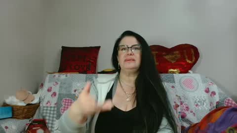 Snapshot of _blue__butterfly_ chatting on December 17, 2024, 5:18 am KHALEESI online show from December 17, 2024, 5:18 am