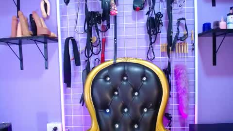 Snapshot of _candy_bdsm_ chatting on October 10, 2025, 2:10 am Bella online show from October 10, 2025, 2:10 am