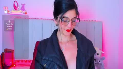 Carolina  online show from June 12, 2026, 7:46 pm