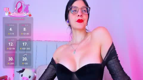 Carolina  online show from June 18, 2026, 5:39 pm