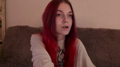 Snapshot of _caroline_coy chatting on October 5, 2025, 1:53 pm Caroline online show from October 5, 2025, 1:53 pm