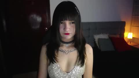 _charlotte_collins_ online show from November 13, 2025, 3:00 pm