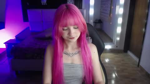 _charlotte_collins_ online show from April 7, 2026, 3:01 pm