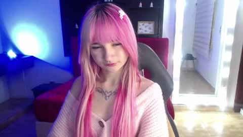 _charlotte_collins_ online show from May 25, 2026, 3:29 pm