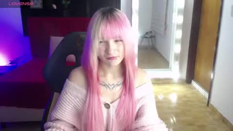 _charlotte_collins_ online show from June 12, 2026, 3:11 pm