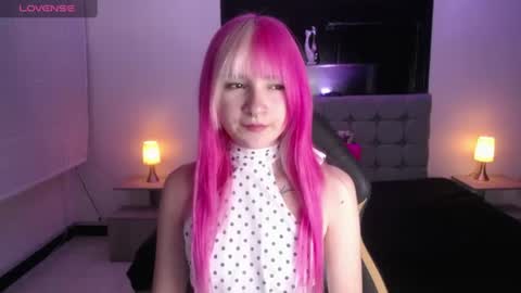 _charlotte_collins_ online show from July 25, 2026, 8:28 pm
