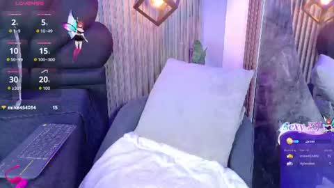 _charlotte_queen_ online show from July 28, 2026, 3:43 pm