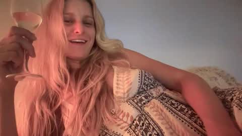 Chelsea xo online show from November 27, 2025, 4:58 am