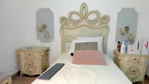 Snapshot of _chloe_adams chatting on April 15, 2026, 12:01 pm Chloe online show from April 15, 2026, 12:01 pm