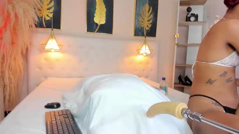 _cinnamon_star online show from March 1, 2026, 12:29 pm