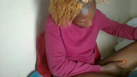 Snapshot of _clara01 chatting on January 24, 2025, 10:00 am clara online show from January 24, 2025, 10:00 am